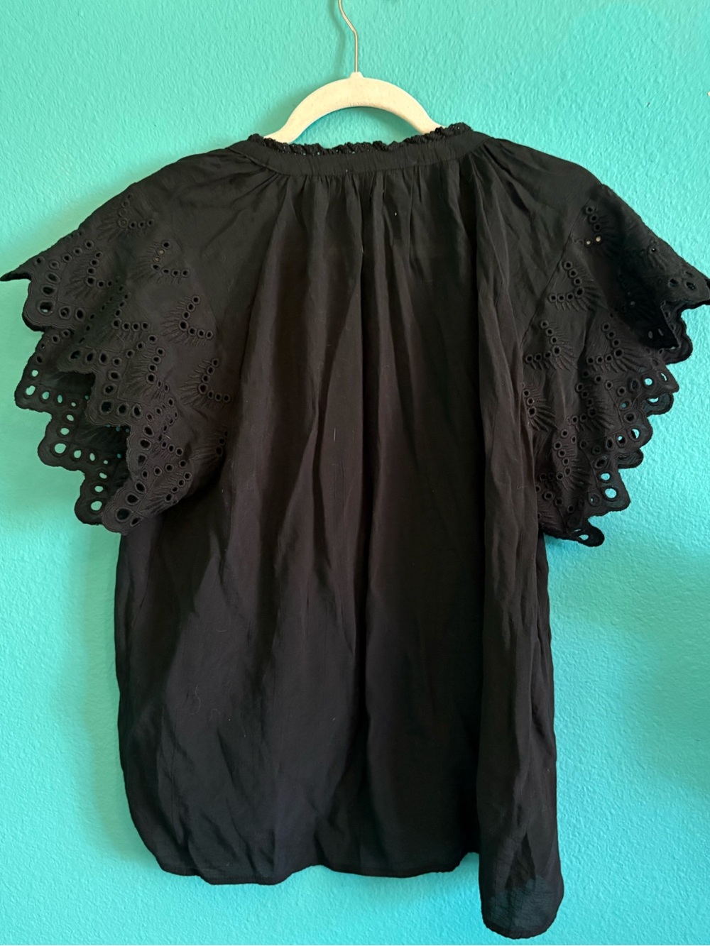 Chelsea and Theodore crochet kimono sleeve blouse - Picture 4 of 5
